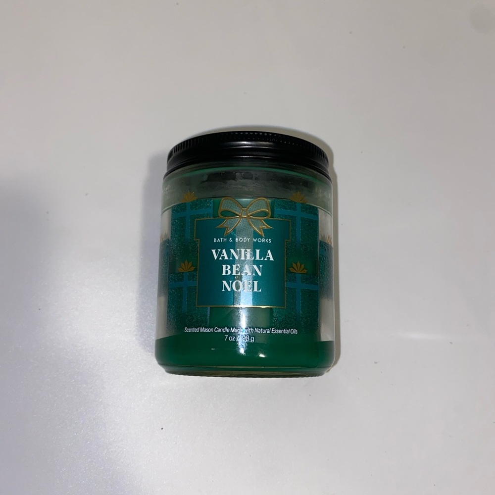 Bath & Body Works Vanilla Bean Noel Bath Soak - Green Used Once